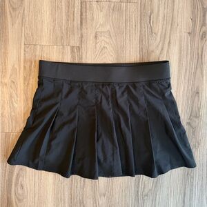 Kyodan Black Pleated Tennis Skort, Size Medium